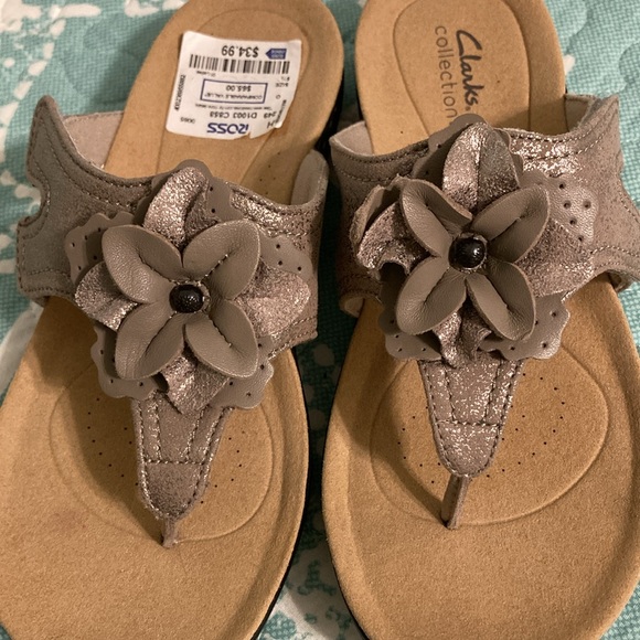 NWT-Clark’s Collection Ultimate Comfort Foot bed. Size: 5.5 color: Champagne. - Picture 6 of 6